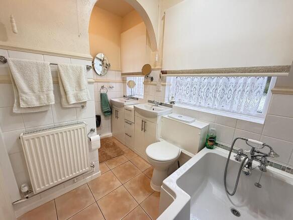 BATHROOM 2