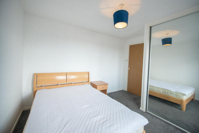 2 bed Flat to rent Image 9
