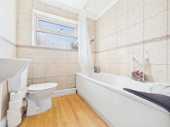 3 bed Semi-Detached for sale Image 11