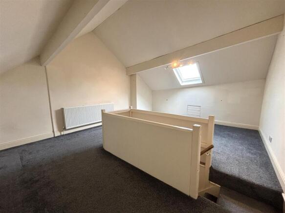 3 bed Terraced for sale Image 5