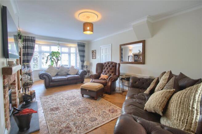 5 bed Semi-Detached for sale Image 7