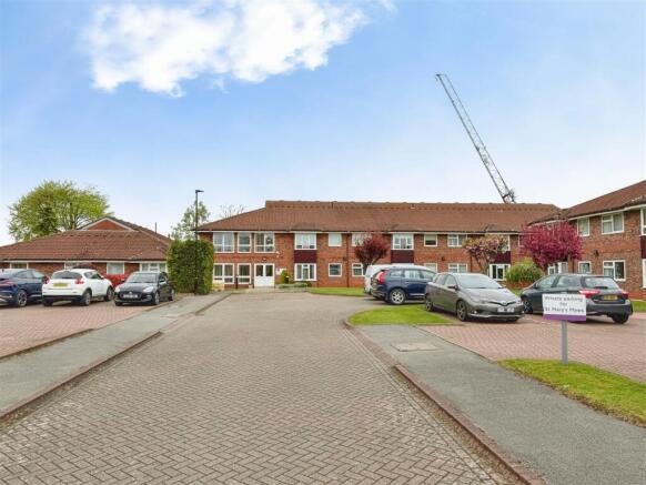 2 bed Apartment for sale Image 12