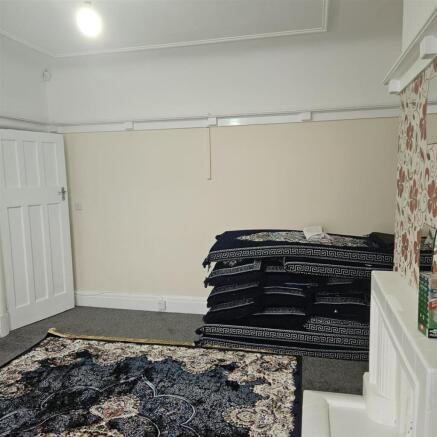 5 bed House for sale Image 12