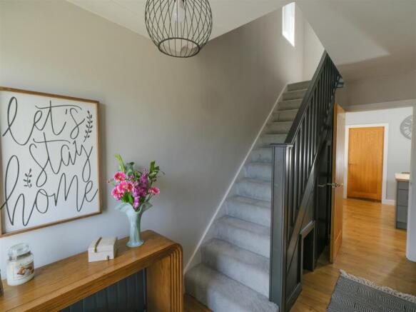 HALLWAY/STAIRS
