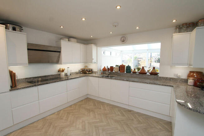 The Avenue, Clevedon photo 4
