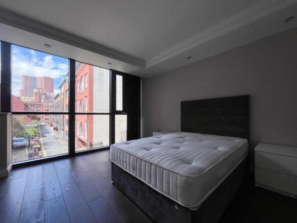 2 bed Flat to rent Image 6