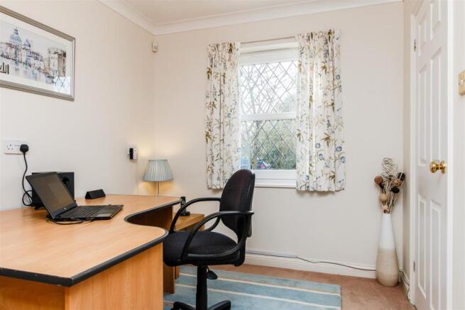 8278176-interior02.jpg
