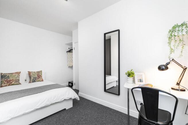 5 bed House to rent Image 7