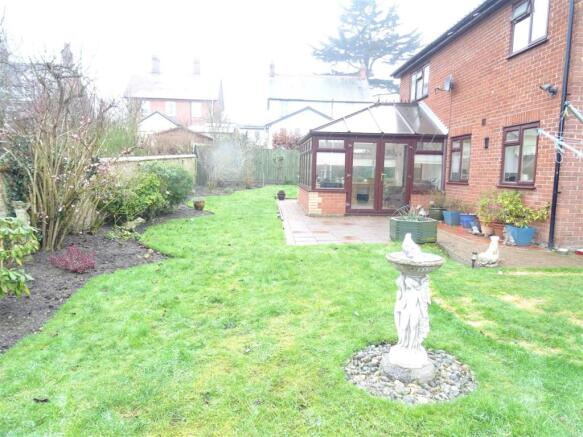 2 freehold garden 001.jpg
