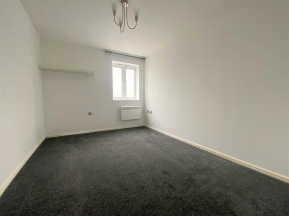 Bedroom 2-001.jpg