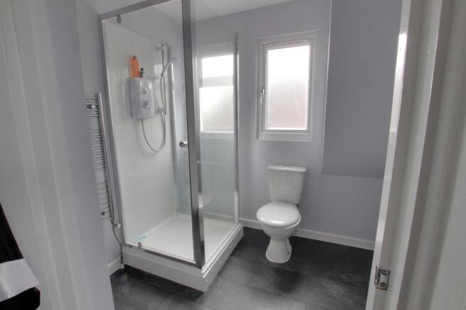 EN SUITE SHOWER ROOM