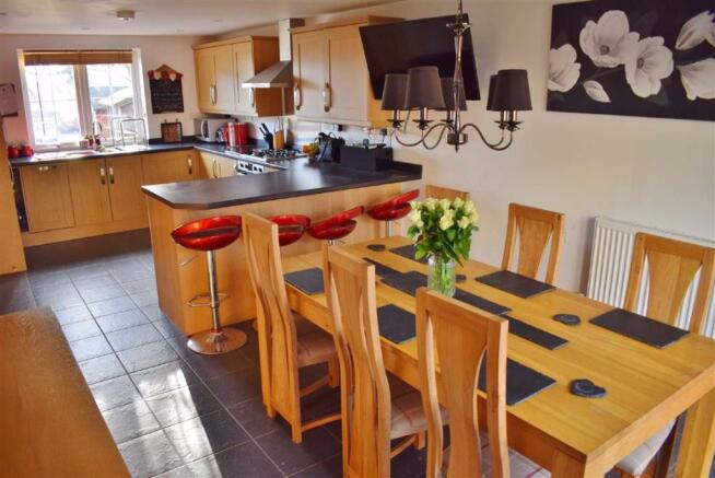 Kitchen/Dining Room