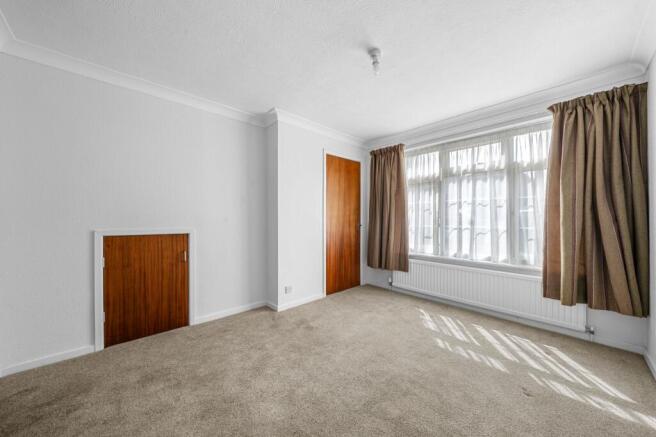 4 bed Detached for sale Image 5
