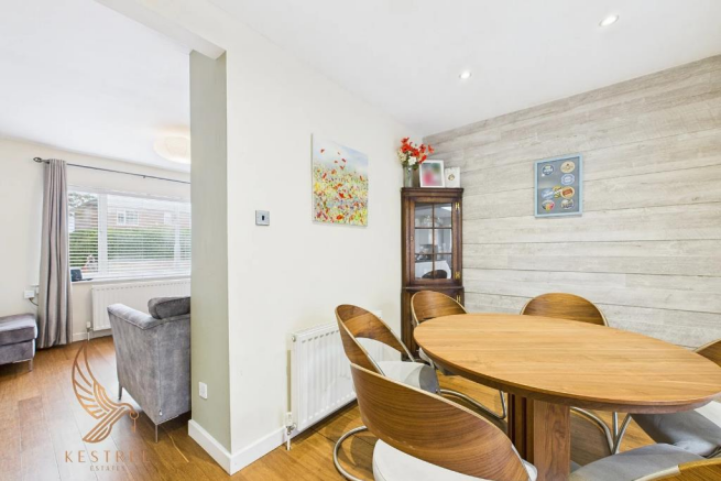 3 bed Semi-Detached for sale Image 4