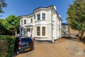Flat 3, 2 Charnwood Court, Farncombe Road, Selden, Worthing BN11 2BE