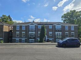 43, Heathfield Green, Midhurst GU29 9QA