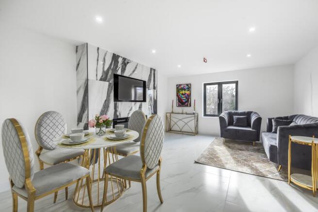 Living Area/Dining Area