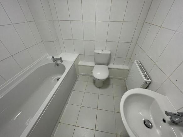 2 bed Apartment to rent Image 6