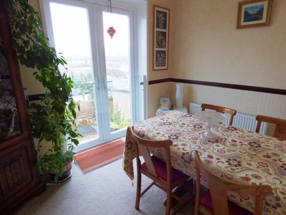Bedroom 2 / Dining Room
