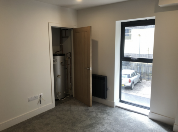 2 bed Apartment to rent Image 6