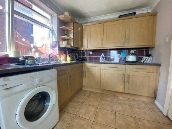 1 bed House Share to rent Image 4