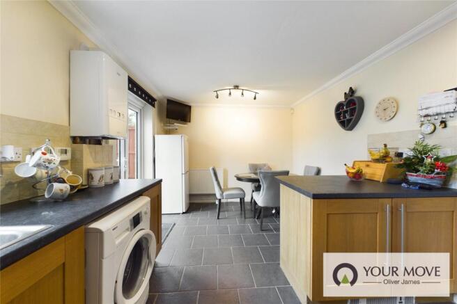 Kitchen / Dining Roo
