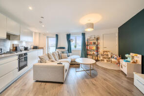 Flat 14, 52 Oakpoint Court, Sutton Court Road, Uxbridge UB10 9HR