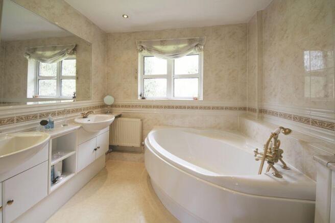 Master En-Suite