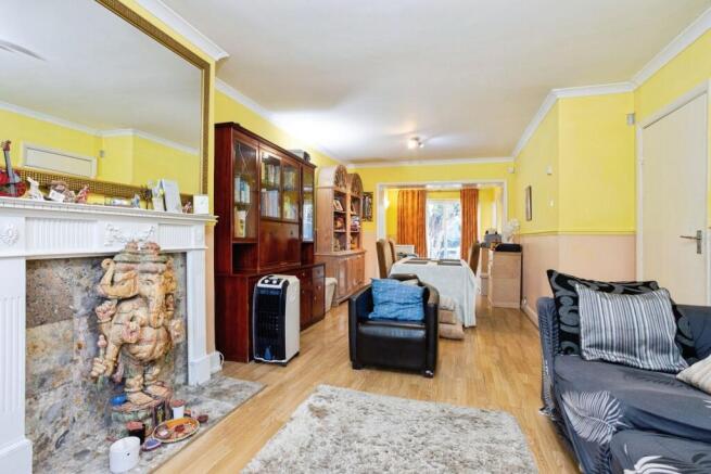 Ickenham Road, Ruislip, HA4 photo 4