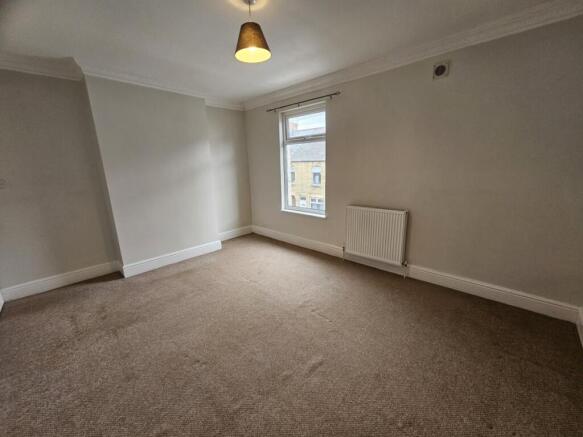 2 bed House to rent Image 4
