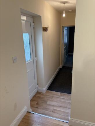 2 bed Ground Flat to rent Image 6