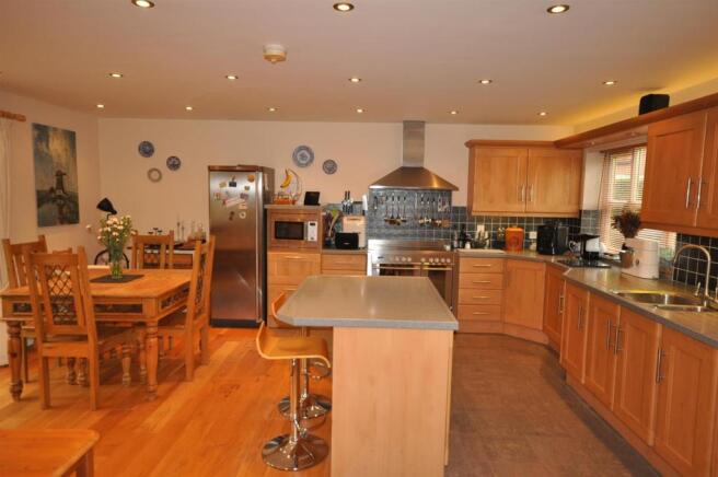 DINING KITCHEN