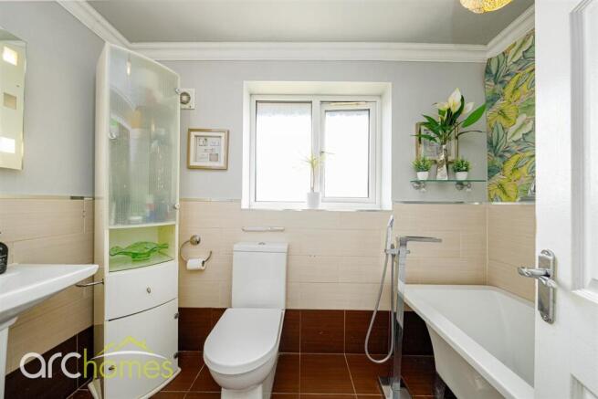 Elsdon Drive, Atherton, M46 photo 4