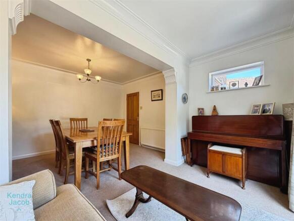 3 bed Detached for sale Image 9