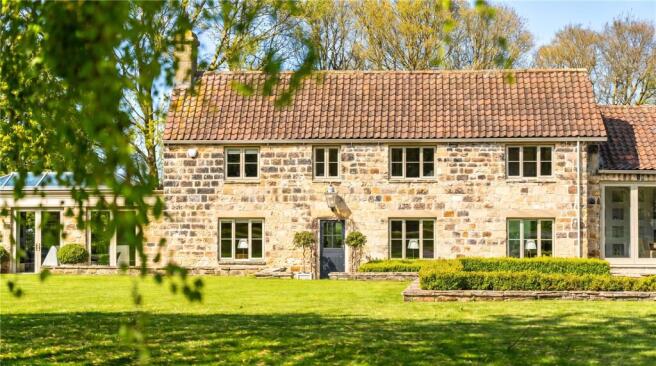 4 bed Detached for sale Image 6