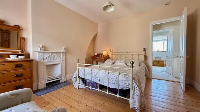 bed 1