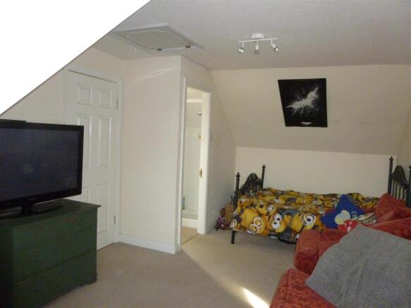 Bedroom 5.JPG