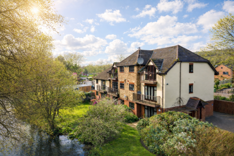 Fourdrinier Court, London Road, High Wycombe, Buckinghamshire, HP11 1LB