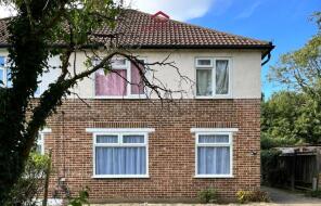 74, Lyndhurst Gardens, Enfield EN1 2AP