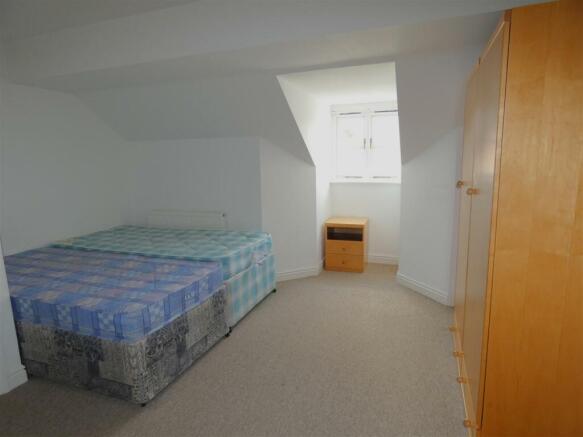 top bedroom.jpg