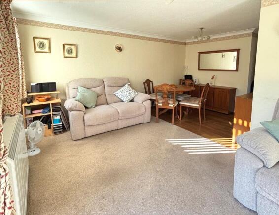 Lounge 1