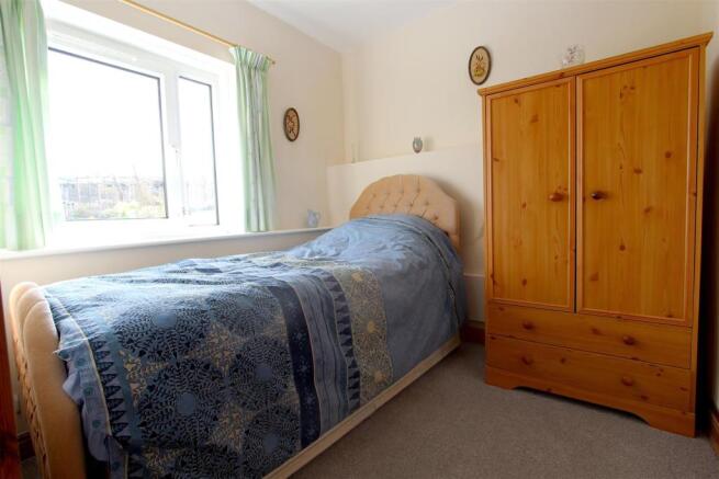 Bedroom 5.jpg