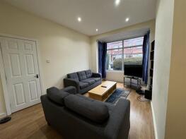 7, Newport Gardens, Headingley, Leeds LS6 3DA
