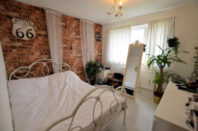 Bedroom 1.jpg