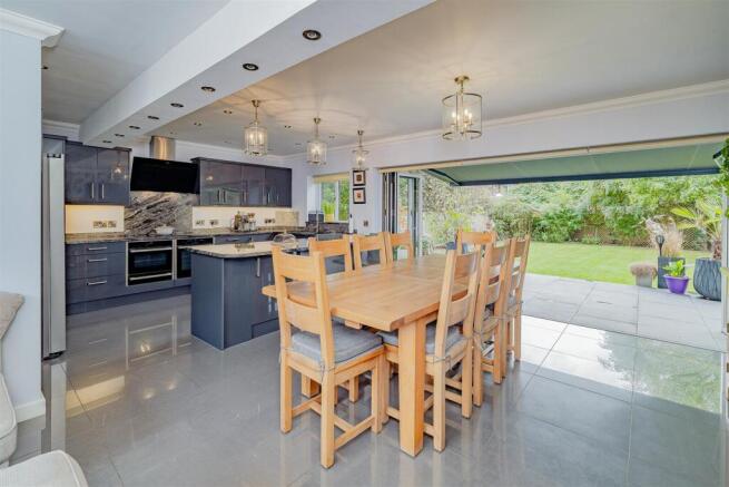 5 Chestnut Close, Shrewsbury, SY3 8UJ photo 4