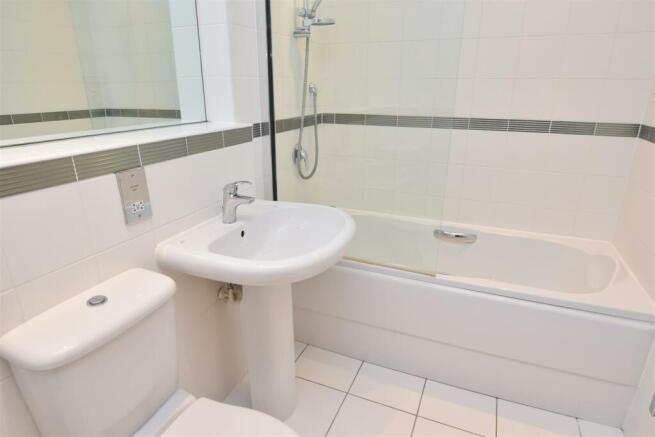 8 Bathroom.JPG