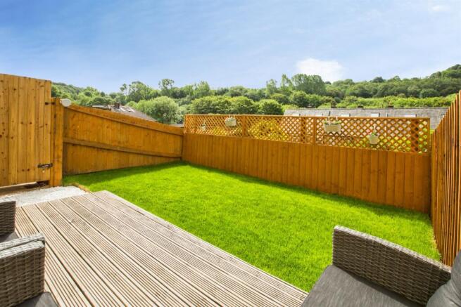 4 bed Semi-Detached for sale Image 7