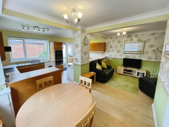 d477b567--4BD4-AF8E-DF42AA75C6B1-58171-000008337EC