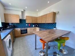 24, Victoria Street, Moldgreen, Huddersfield HD5 8AR