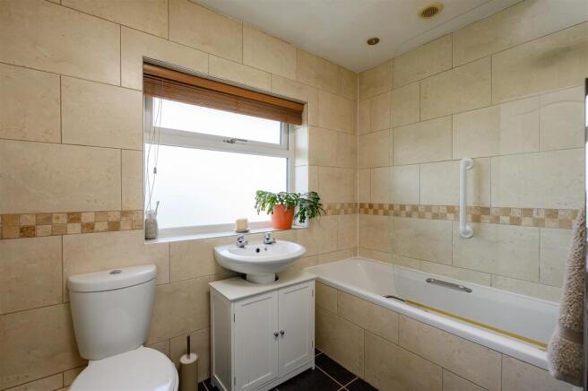 3 bed Semi-Detached for sale Image 9